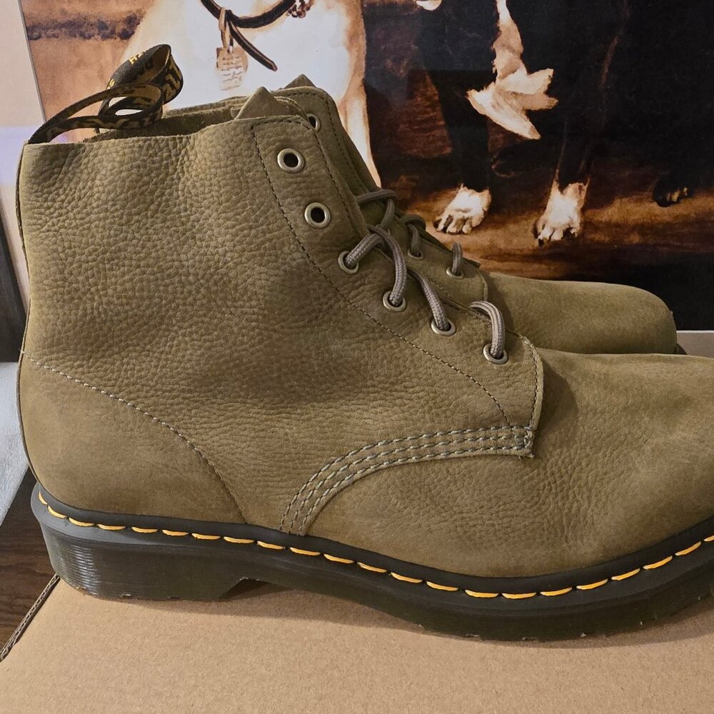 Dr Martens 101 TUMBLED NUBUCK LEATHER ANKLE BOOTS Men Size 12 Muted Olive NEW